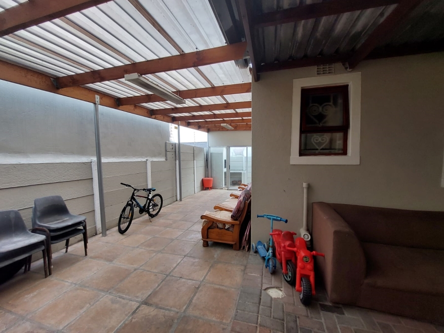 3 Bedroom Property for Sale in Grassy Park Western Cape